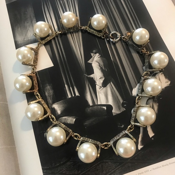 Pearl Necklace with modern twist - Picture 2 of 3